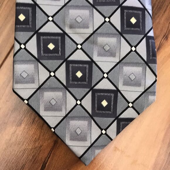 Umo Lorenzo Italy Mens Tie - Picture 3 of 5